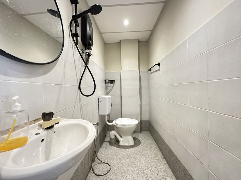 Terraced House for Rent in Melaka City (Melaka) - Vince Yong - Bathroom - PropertyGuru.com.my