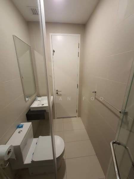 Servis Apartment untuk Disewa di The Sentral Suites - Adrian Foo - Bathroom - PropertyGuru.com.my