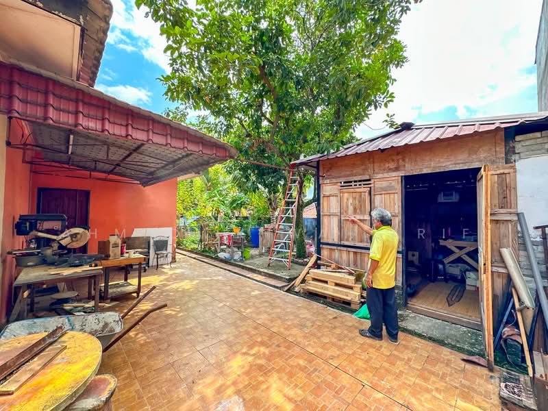 Bungalow for Sale in Nilai (Negeri Sembilan) - Ahmad Ikhwan Arif - Exterior - PropertyGuru.com.my
