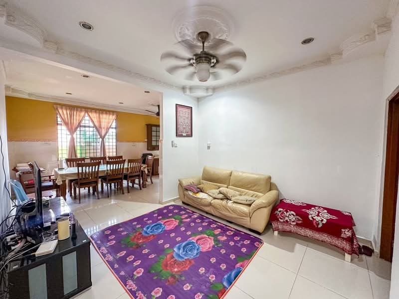 Bungalow for Sale in Nilai (Negeri Sembilan) - Ahmad Ikhwan Arif - Living Room - PropertyGuru.com.my