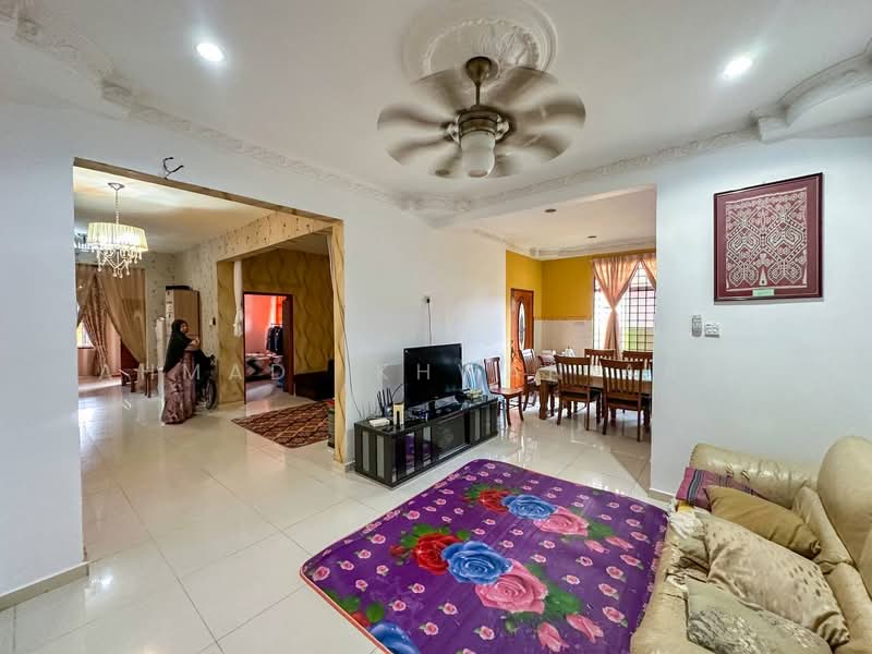 Bungalow for Sale in Nilai (Negeri Sembilan) - Ahmad Ikhwan Arif - Living Room - PropertyGuru.com.my