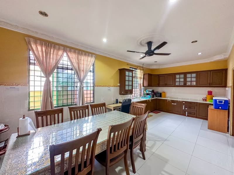 Bungalow for Sale in Nilai (Negeri Sembilan) - Ahmad Ikhwan Arif - Kitchen - PropertyGuru.com.my