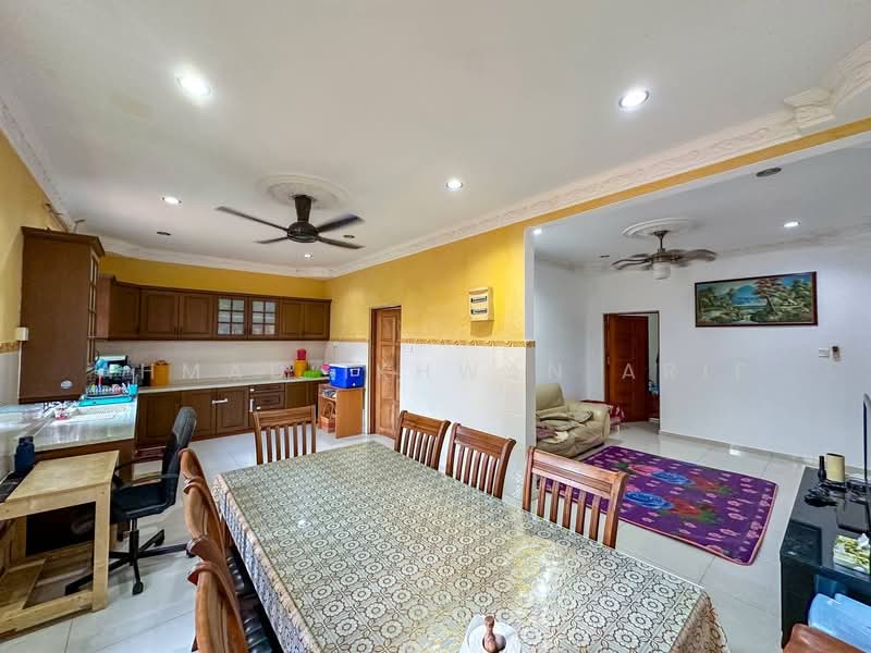 Bungalow for Sale in Nilai (Negeri Sembilan) - Ahmad Ikhwan Arif - Kitchen - PropertyGuru.com.my