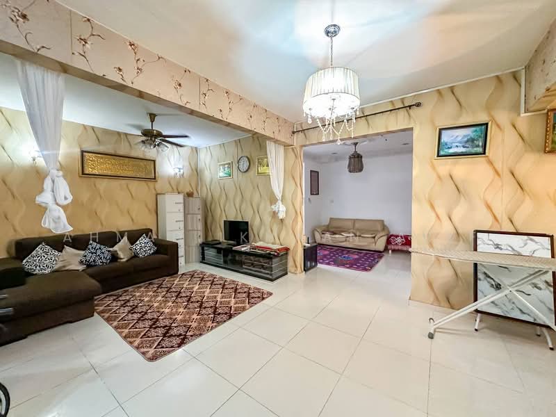 Bungalow for Sale in Nilai (Negeri Sembilan) - Ahmad Ikhwan Arif - Living Room - PropertyGuru.com.my