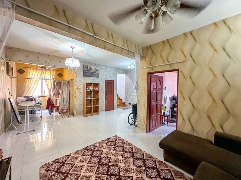Bungalow for Sale in Nilai (Negeri Sembilan) - Ahmad Ikhwan Arif - Living Room - PropertyGuru.com.my