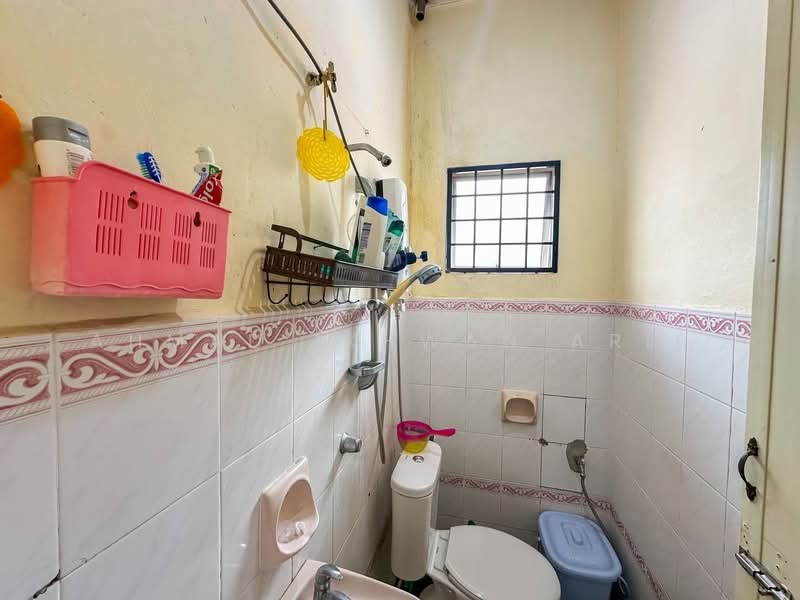 Bungalow for Sale in Nilai (Negeri Sembilan) - Ahmad Ikhwan Arif - Bathroom - PropertyGuru.com.my