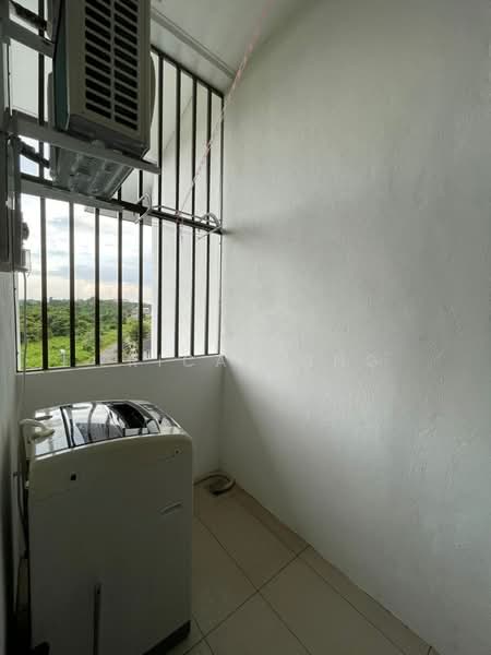 Pangsapuri untuk Dijual di Hills 68 - Erica Bong - Balcony - PropertyGuru.com.my