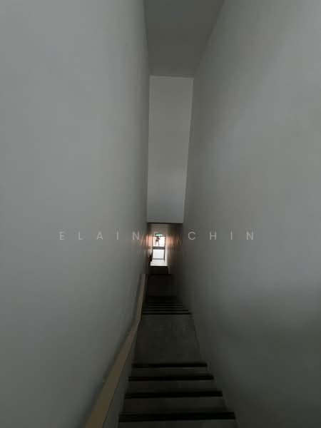 Shop for Rent in Bandar Gamuda Cove (Dengkil) - Elaine Chin - Corridor - PropertyGuru.com.my