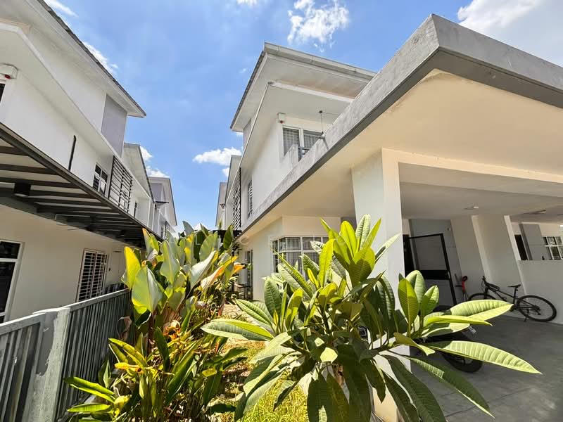 Semi-Detached House for Sale in Rawang (Selangor) - Alice Low - Exterior - PropertyGuru.com.my