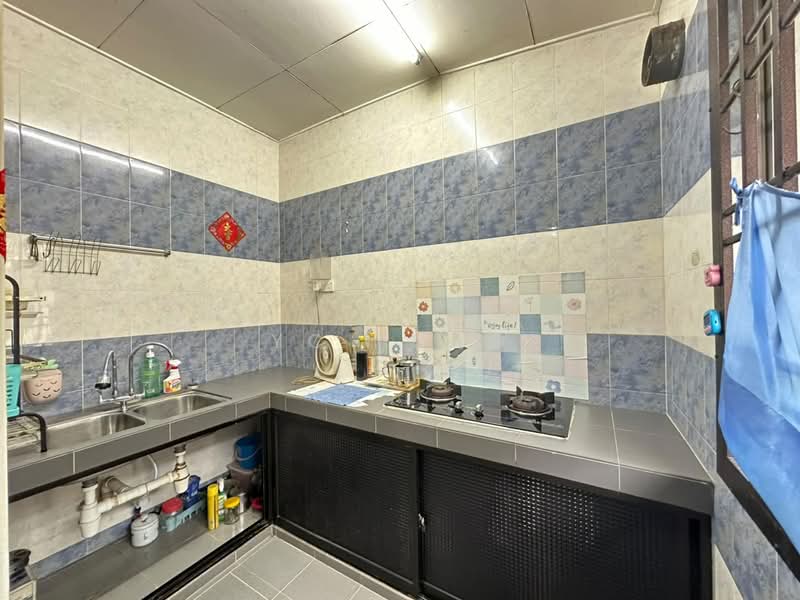 2-storey Terraced House for Rent in Taman Setia Indah (Tebrau) - YC Fung - Kitchen - PropertyGuru.com.my