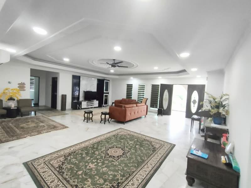 Rumah Banglo untuk Dijual di Seksyen 9 (Shah Alam) - Nor Laili - Living Room - PropertyGuru.com.my