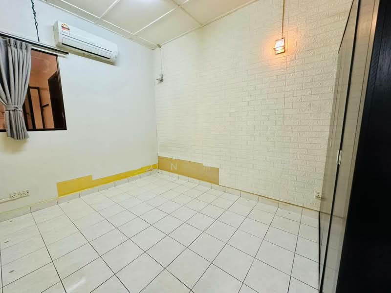 Rumah Teres 1 Tingkat untuk Dijual di Taman Rinting (Masai) - Anson Hiong - PropertyGuru.com.my