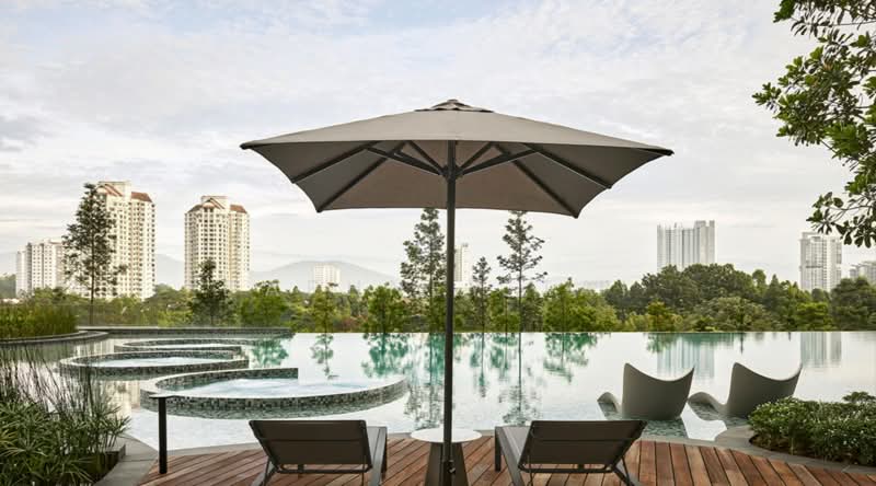 Servis Apartment untuk Dijual di Park Regent @Desa Park City - Daphney Tai - Pool - PropertyGuru.com.my