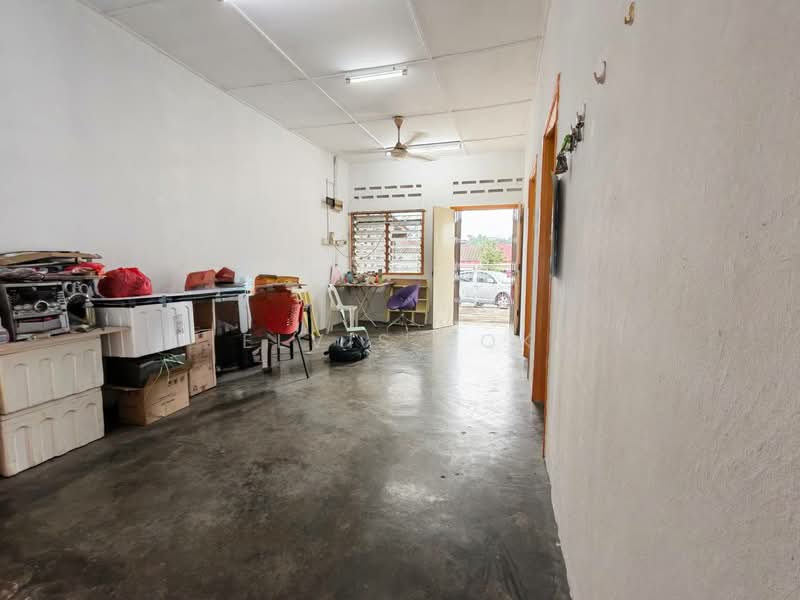 1-storey Terraced House for Sale in Sungai Besi (Kuala Lumpur) - Elvis Kok - Living Room - PropertyGuru.com.my