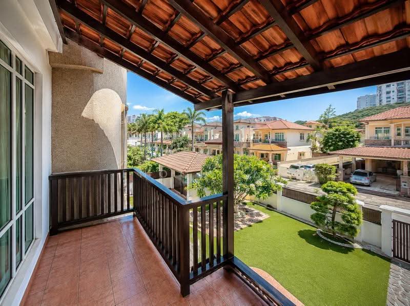 3-storey Terraced House for Sale in Tanjung Bungah (Penang) - Enoch Tiu - Balcony - PropertyGuru.com.my