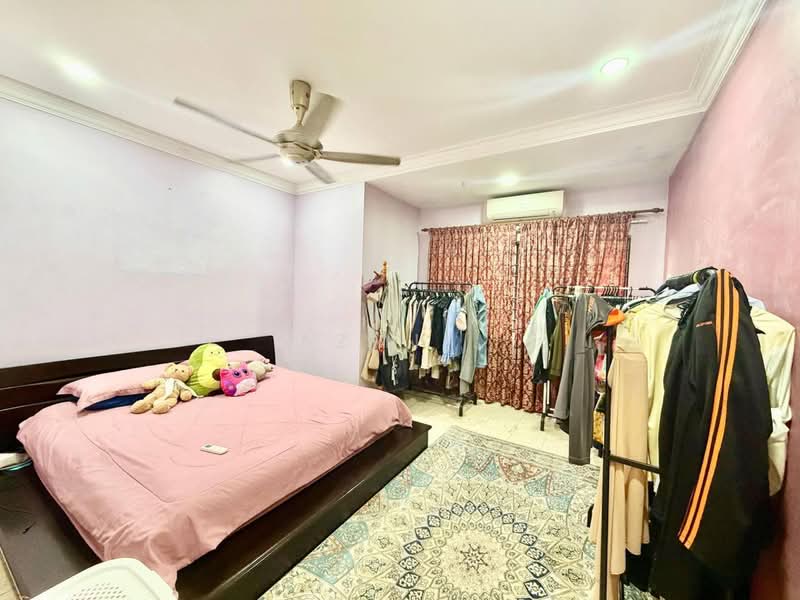 2-storey Terraced House for Sale in Bukit Jelutong (Shah Alam) - Azmi . - Bedroom - PropertyGuru.com.my