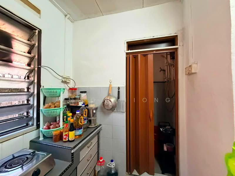 1-storey Terraced House for Sale in Taman Universiti (Skudai) - Anson Hiong - Kitchen - PropertyGuru.com.my
