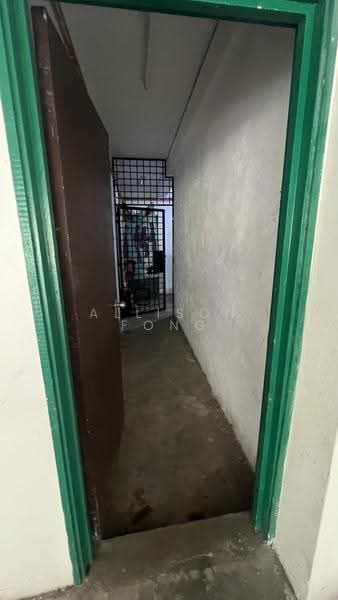 Shop / Office for Sale in Ukay Perdana (Ulu Kelang) - Allison Fong - Corridor - PropertyGuru.com.my