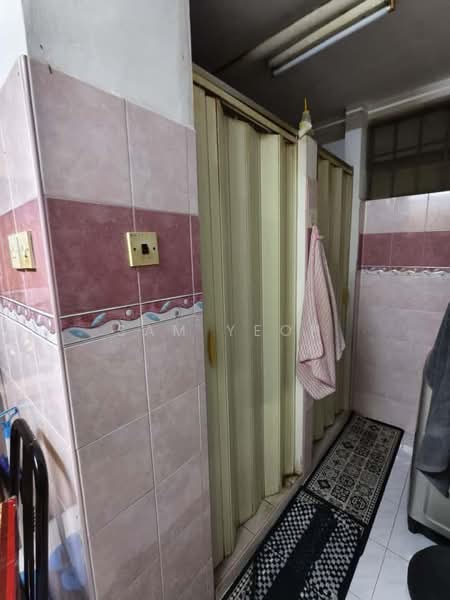 Flat for Sale at Green Garden - Sam Yeoh - Bathroom - PropertyGuru.com.my