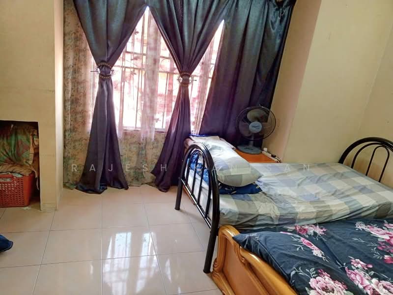 Rumah Teres 2 Tingkat untuk Dijual di Bandar Country Homes (Rawang) - Rajesh Kanesan - Bedroom - PropertyGuru.com.my
