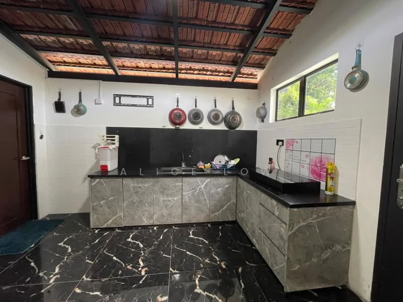 Semi-Detached House for Sale in Rawang (Selangor) - Alice Low - Kitchen - PropertyGuru.com.my