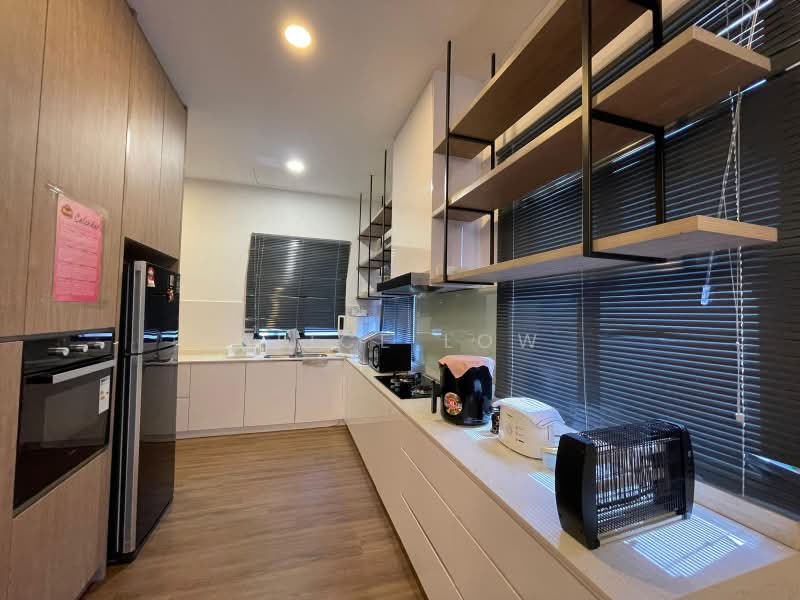 Semi-Detached House for Sale in Rawang (Selangor) - Alice Low - Kitchen - PropertyGuru.com.my