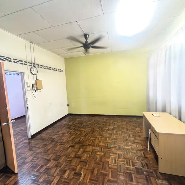 Rumah Teres 2 Tingkat untuk Dijual di Kampung Batu Belah (Klang) - Zaena Ng - PropertyGuru.com.my