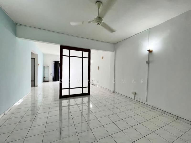 Kondominium untuk Dijual di Tiara Kelana - Hazeman Omar - Living Room - PropertyGuru.com.my