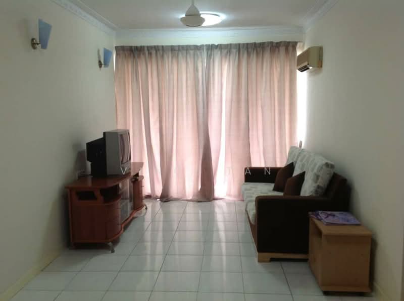 Kondominium untuk Dijual di Gold Coast Resort Condominium - Vince Tan - Living Room - PropertyGuru.com.my