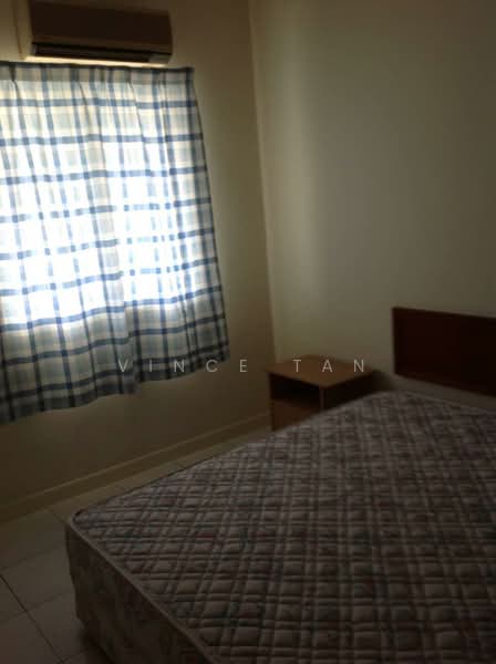 Kondominium untuk Dijual di Gold Coast Resort Condominium - Vince Tan - Bedroom - PropertyGuru.com.my