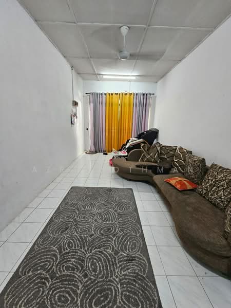 Rumah Teres 1 Tingkat untuk Dijual di Senawang (Negeri Sembilan) - Azrul Othman - Living Room - PropertyGuru.com.my