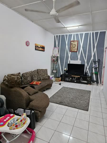 Rumah Teres 1 Tingkat untuk Dijual di Senawang (Negeri Sembilan) - Azrul Othman - Living Room - PropertyGuru.com.my