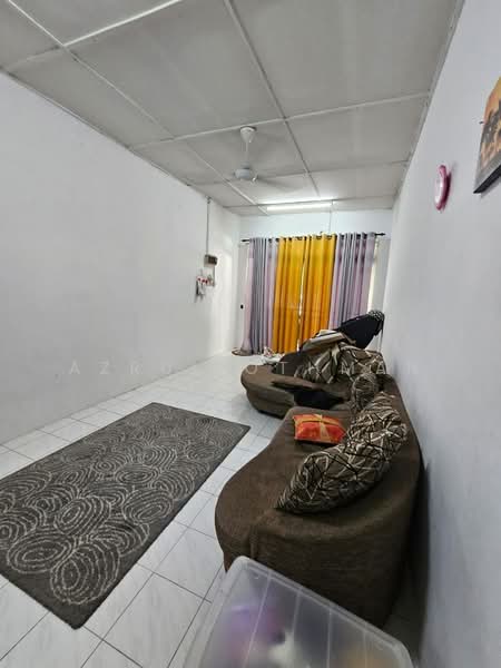 Rumah Teres 1 Tingkat untuk Dijual di Senawang (Negeri Sembilan) - Azrul Othman - Living Room - PropertyGuru.com.my