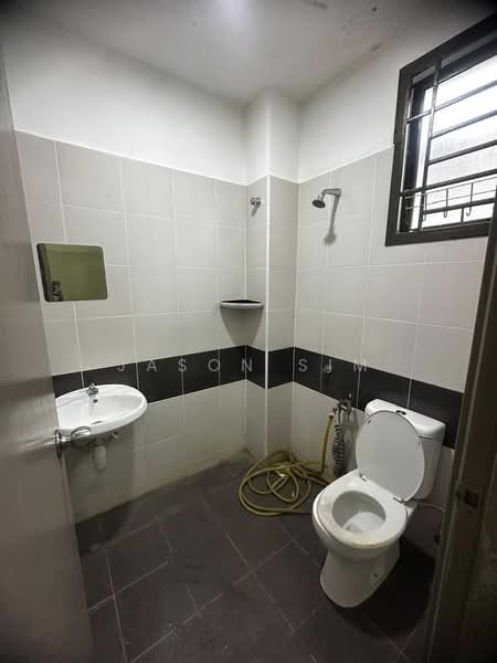2-storey Terraced House for Sale in Bandar Tiram (Ulu Tiram) - Jason Sim - Bathroom - PropertyGuru.com.my