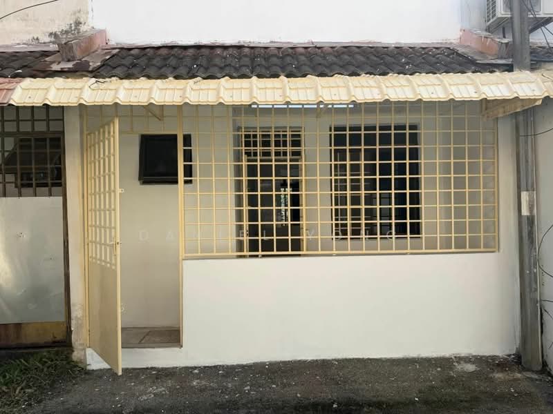 Rumah Teres 2 Tingkat untuk Dijual di Taman Tan Sri Yaacob (Johor Bahru) - Daniel Yong - Exterior - PropertyGuru.com.my