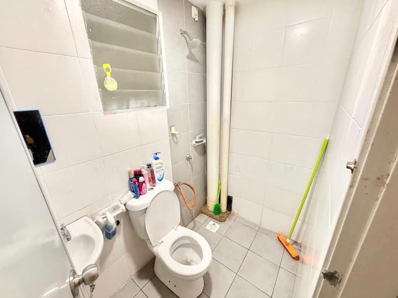 Pangsapuri untuk Dijual di De Kiara - Adibah Salim - Bathroom - PropertyGuru.com.my