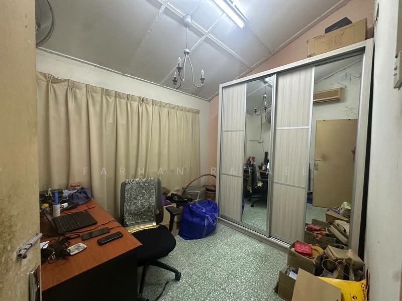 Rumah Teres 1 Tingkat untuk Dijual di Petaling Jaya (Selangor) - Farhan Rafael - Study - PropertyGuru.com.my