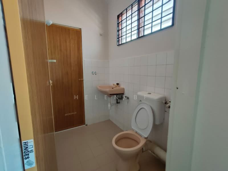 2-storey Terraced House for Rent in Bukit Katil (Melaka) - Helen BF - Bathroom - PropertyGuru.com.my