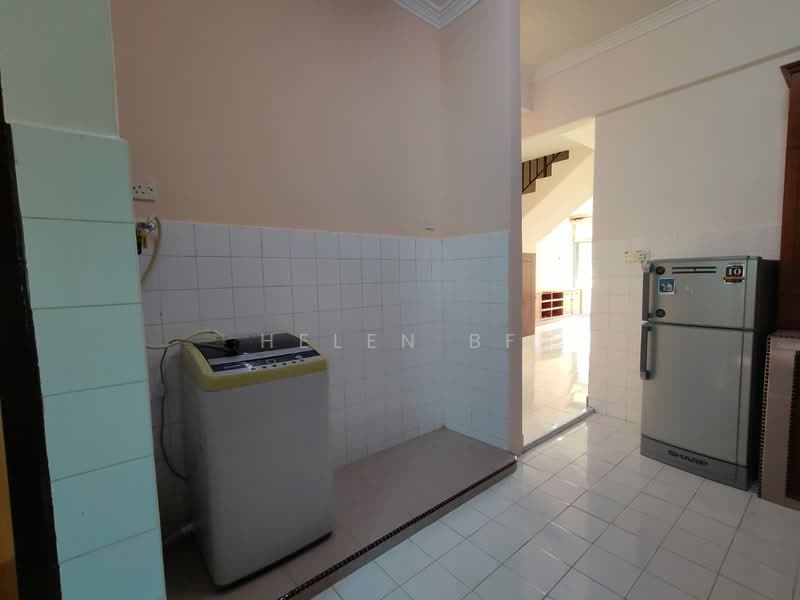 2-storey Terraced House for Rent in Bukit Katil (Melaka) - Helen BF - Kitchen - PropertyGuru.com.my