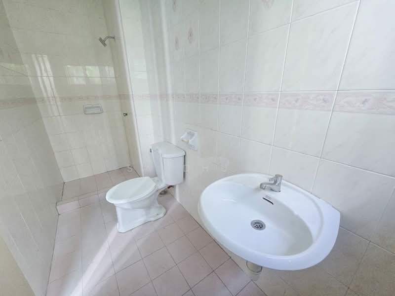 Condominium for Rent at Wickham Residence - Sandhu . - Bathroom 4 - PropertyGuru.com.my