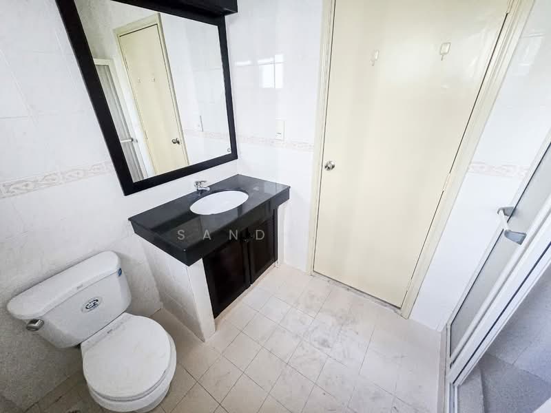Condominium for Rent at Wickham Residence - Sandhu . - Bathroom 3 - PropertyGuru.com.my