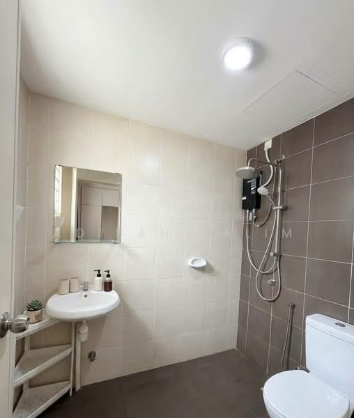 Apartment for Sale at De Bayu Apartment - Adibah Salim - Bathroom - PropertyGuru.com.my
