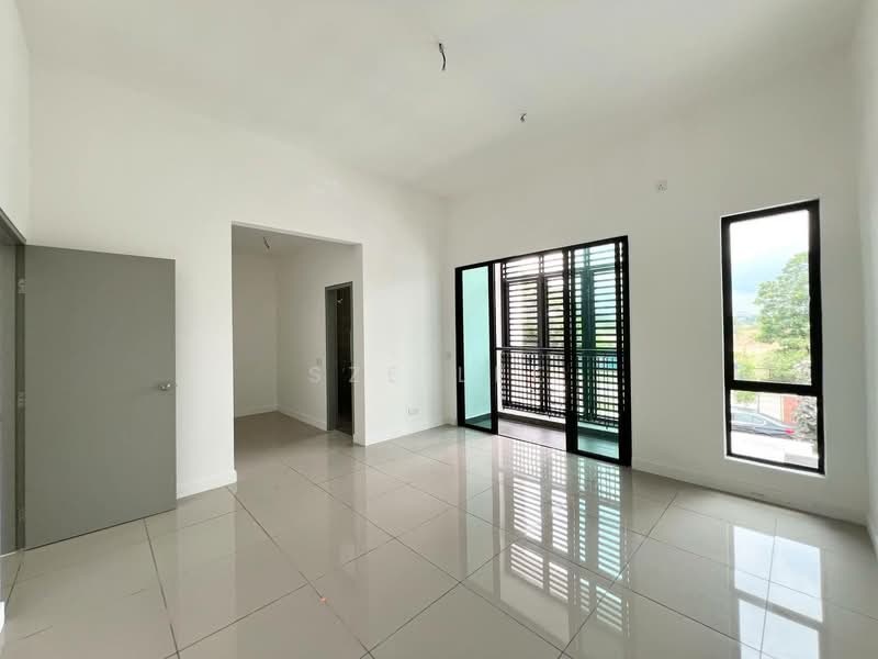 2-storey Terraced House for Sale in Bandar Dato Onn (Tebrau) - Sze Lee - Living Room - PropertyGuru.com.my