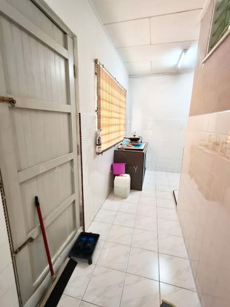 2-storey Terraced House for Sale in Taman Daya (Johor Bahru) - Daniel Yong - Kitchen - PropertyGuru.com.my