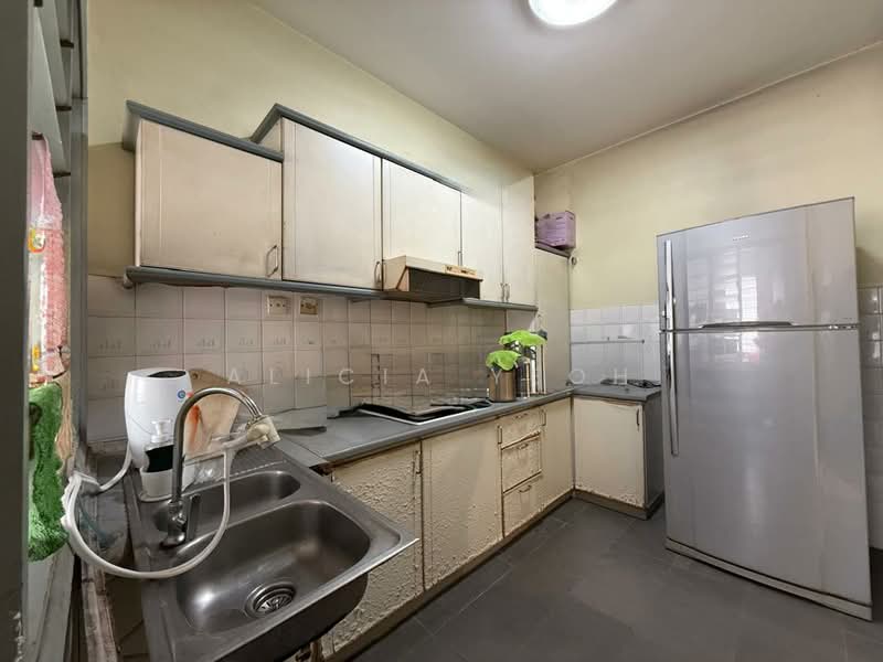 Rumah Teres 2 Tingkat untuk Dijual di Usj 6 (Subang Jaya) - Alicia Yeoh - Kitchen - PropertyGuru.com.my