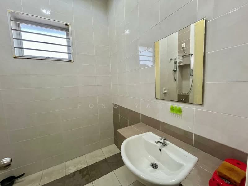 Rumah Teres 2 Tingkat untuk Dijual di Setia Indah 12 (Setia Alam) - Fong Yan - Bathroom - PropertyGuru.com.my