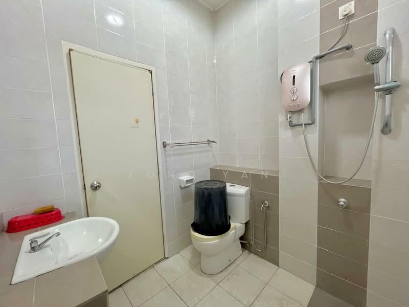 Rumah Teres 2 Tingkat untuk Dijual di Setia Indah 12 (Setia Alam) - Fong Yan - Bathroom - PropertyGuru.com.my
