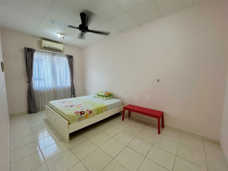 Rumah Teres 2 Tingkat untuk Dijual di Setia Indah 12 (Setia Alam) - Fong Yan - Bedroom - PropertyGuru.com.my