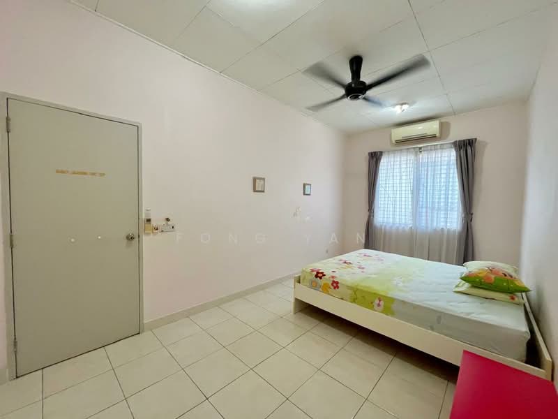 Rumah Teres 2 Tingkat untuk Dijual di Setia Indah 12 (Setia Alam) - Fong Yan - Bedroom - PropertyGuru.com.my
