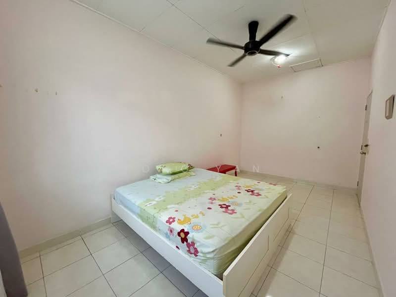 Rumah Teres 2 Tingkat untuk Dijual di Setia Indah 12 (Setia Alam) - Fong Yan - Bedroom - PropertyGuru.com.my